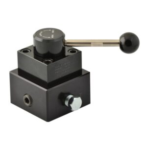 PR33C Manual control valve with close center, remoted-mounted, 3-way / 3-position - closed center, 10,000 psi (700 bar)