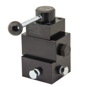 PR33CL Manual control valve with locking, close center, remoted-mounted, 3-way / 3-position, 10,000 psi (700 bar)
