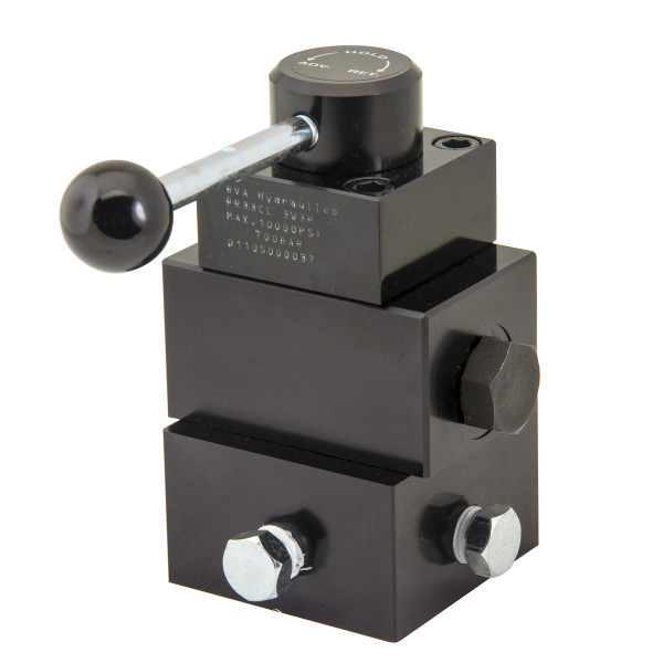 PR33CL Manual control valve with locking, close center, remoted-mounted, 3-way / 3-position, 10,000 psi (700 bar)