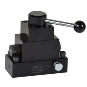 PUW33L Manual control valve with locking, pump mounted, 3-way / 3-position - tandem center, with locking valve, 10,000 psi (700 bar)